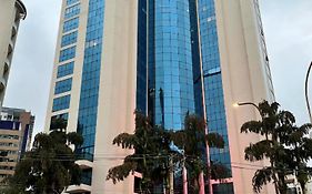 HOTEL in AVENIDA IBIRAPUERA , QUARTO LUXUOSO , CUSTO BENEFÍCIO